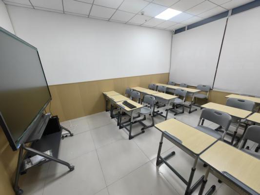 ���Ž�����Ƹ�γ̹��ʡ�����Ӣ��ʦ��������ʦ��ǰ̨����ҵ����..